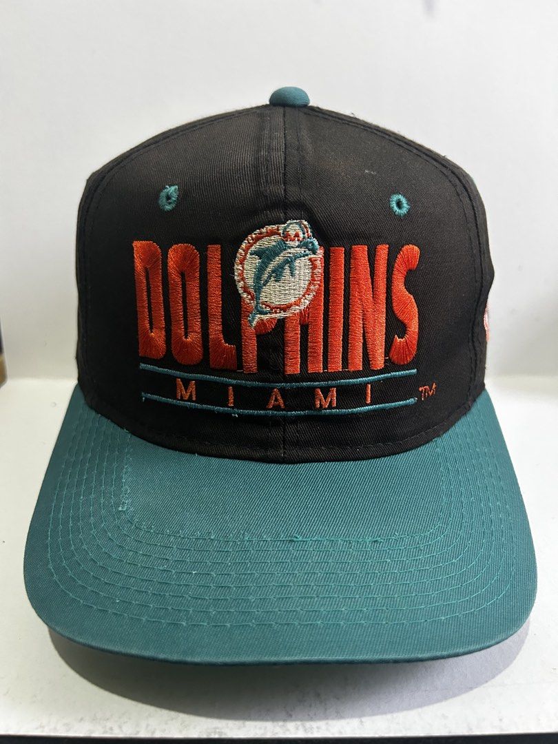 Vintage Dolphins miami (Category: Caps & Hats) located in Manila. Submitted by fierce_capgame (Listing ID 1449433397, Image 1). Description: .
