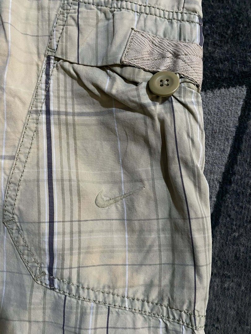 VINTAGE NIKE (THE ATHLETIC DEPT) (Category: Chinos) located in Taguig. Submitted by _john.patrick (Listing ID 1449429954, Image 3). Description: VINTAGE NIKE (THE ATHLETIC DEPT) PLAID CARGO SHORTS SIZE 36 WIDTH 36 LENGTH 23 GOOD CONDITION.