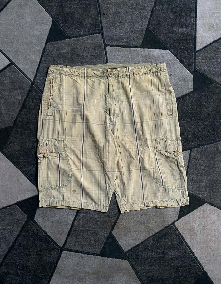 VINTAGE NIKE (THE ATHLETIC DEPT) (Category: Chinos) located in Taguig. Submitted by _john.patrick (Listing ID 1449429954, Image 1). Description: VINTAGE NIKE (THE ATHLETIC DEPT) PLAID CARGO SHORTS SIZE 36 WIDTH 36 LENGTH 23 GOOD CONDITION.