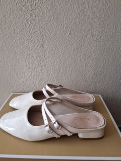 (Category: ) located in . Submitted by closet_collection_ (Listing ID 1449417337, Image 1). Description: .