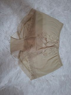 (Category: ) located in . Submitted by dani27122023 (Listing ID 1449435955, Image 1). Description: .