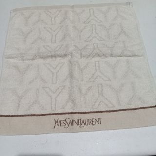 (Category: ) located in . Submitted by faye_fab02 (Listing ID 1449383170, Image 1). Description: .