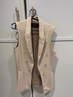 (Category: ) located in . Submitted by closetsale28 (Listing ID 1449454754, Image 1). Description: .