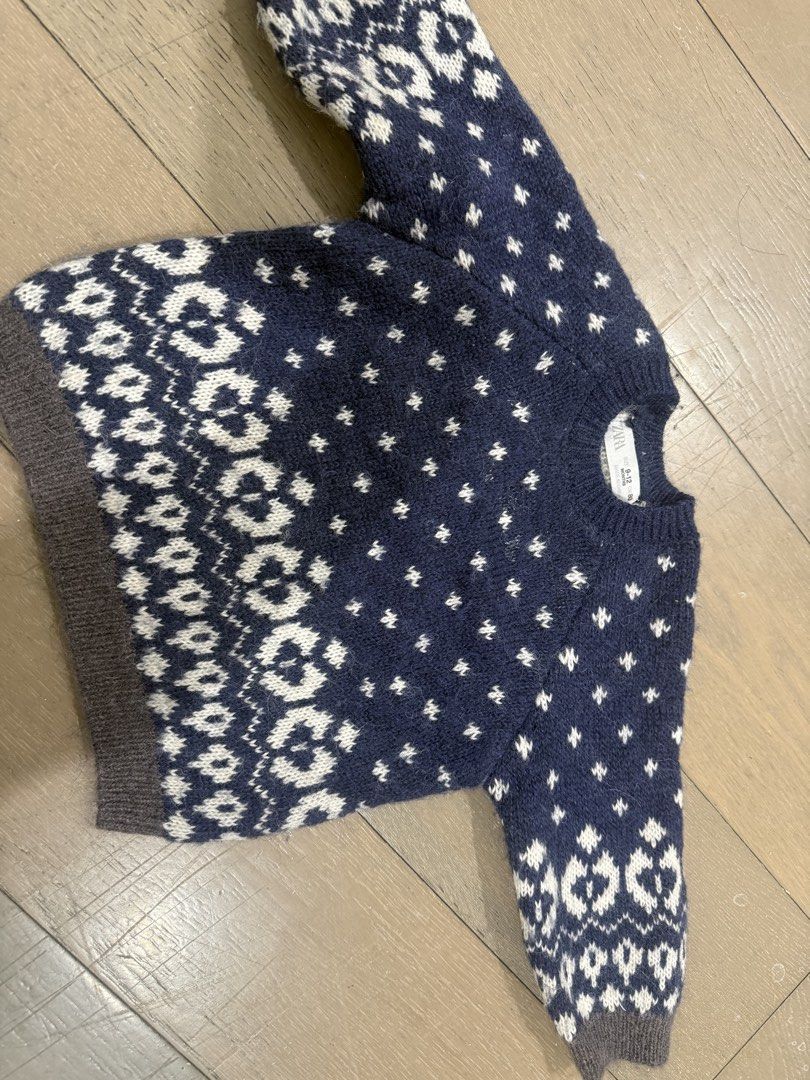 Zara kids sweater wool 9-12months (Category: Babies & Kids Fashion) located in Makati City. Submitted by nmvs1 (Listing ID 1449381265, Image 1). Description: Zara sweater wool type 9-12 months can fit till 1.5yo Worn once excellent to new condition.