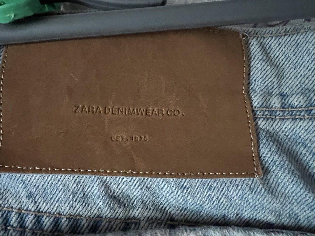 ZARA Light Wash Denim Cargo Jeans (Category: Jeans) located in Manila. Submitted by aicalicious (Listing ID 1449440159, Image 3). Description: Zara pants I’ve wear it four times Rsf: too big to me Measurements are all in inches A. Waist 36 B. Hip width: 39.5 C. Thigh width: 42.5 D. Bottom width: 19 E. Front rise: 7 F. Length (side seam): 41 Can do meet up or Lalamove .