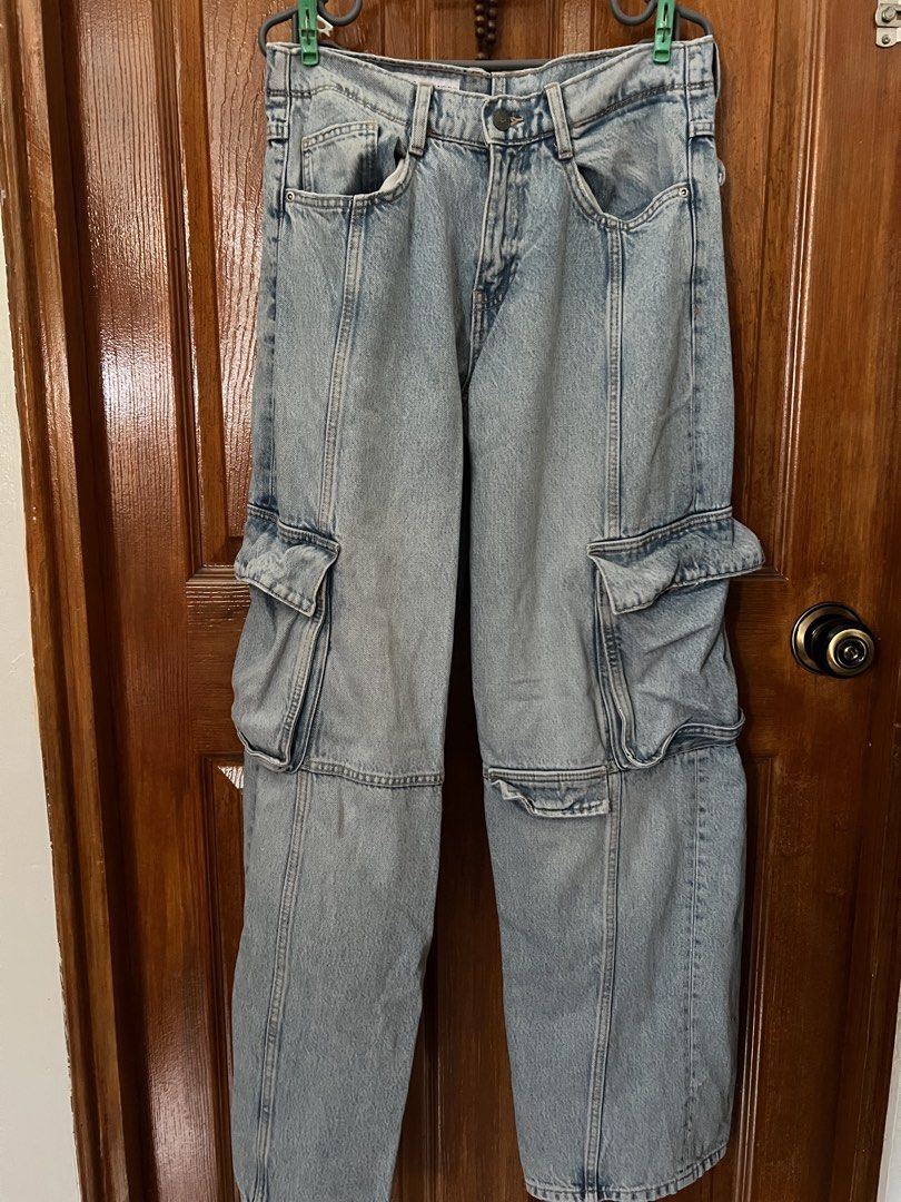 ZARA Light Wash Denim Cargo Jeans (Category: Jeans) located in Manila. Submitted by aicalicious (Listing ID 1449440159, Image 1). Description: Zara pants I’ve wear it four times Rsf: too big to me Measurements are all in inches A. Waist 36 B. Hip width: 39.5 C. Thigh width: 42.5 D. Bottom width: 19 E. Front rise: 7 F. Length (side seam): 41 Can do meet up or Lalamove .
