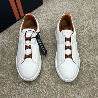 (Category: ) located in . Submitted by fashion.luxe (Listing ID 1449422579, Image 1). Description: .