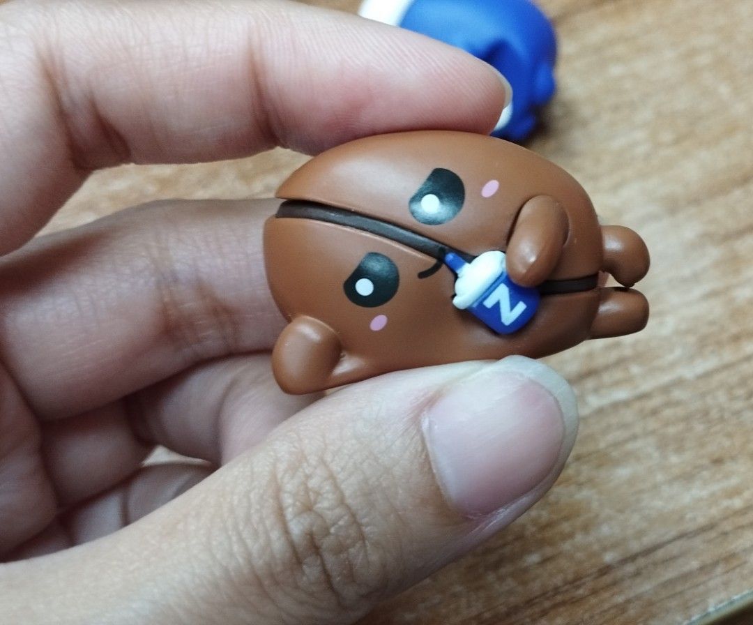 zus hippers (Category: Designer & Blind Box Toys) located in Quezon City. Submitted by kvm30 (Listing ID 1449388282, Image 3). Description: 200 each , bean boss - sold.