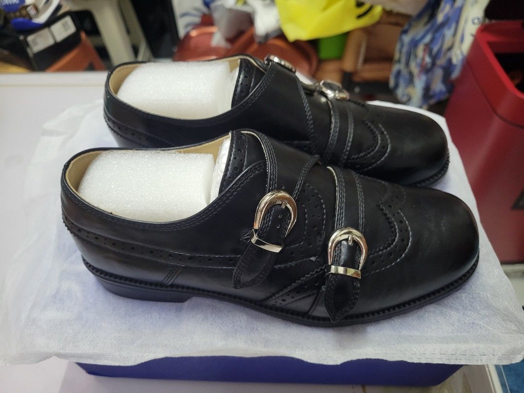（37碼）100％ new 黑色樂福鞋 （分類：Loafers）位於 Hong Kong。 由 helenfs441 提交（商品編號 1449738301，圖片 2）。簡介： 全新黑色樂福鞋，柔軟輕身不累腳，返學上班都適合，下午晚上時間新界及九龍區均可交收。。