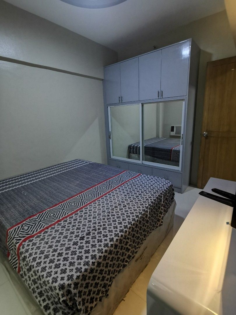 1bedroom near MAKATI (Category: Apartments & Condos) located in Manila. Submitted by irishm. (Listing ID 1449565943, Image 3). Description: 1 bedroom fullyfurnish 17k inclusive of association dues, good location few minutes to makati area. 1 ride to Guadalupe, Makati Ave, Taft, Mandaluyong and Manila area. 👮‍♀🕵24/7 security (safe & secured) 🏖-Swimming pool 🏊‍♀-Kiddie pool 🏋🏾‍♀🏋🏿- gym ⛹🏼‍♂- basketball court 🚵-Open space, 9 clustered low 