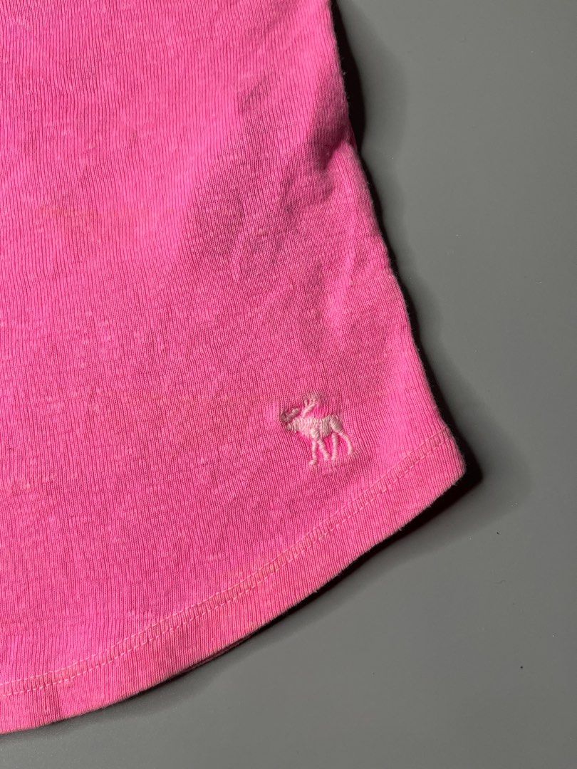 ABERCROMBIE & FITCH TANK TOP (Category: Sleeveless) located in Manila. Submitted by aaaaaahhhhhh (Listing ID 1449714232, Image 2). Description: XL KIDS on tag 12W 27.5L Excellent Lalamove or J&t Express + Shipping fee.