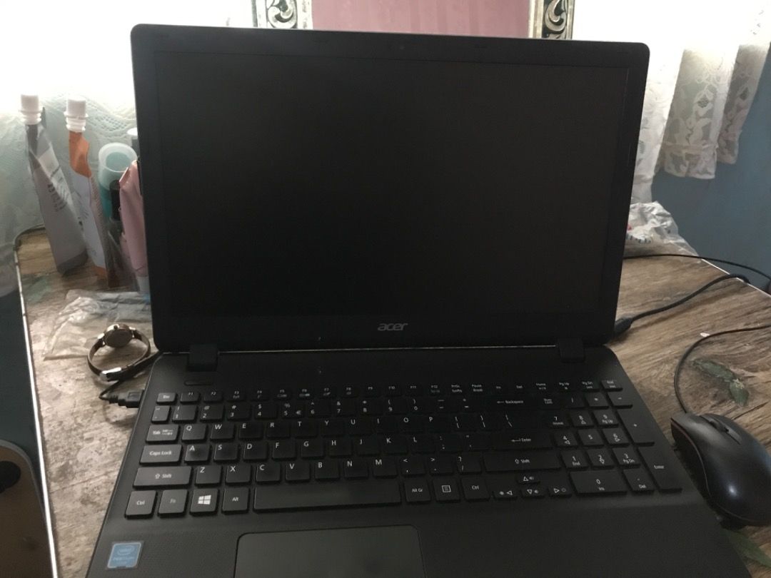 ACER LAPTOP FOR SALE (Category: Laptops & Notebooks) located in Caloocan City. Submitted by cielounoir (Listing ID 1449593273, Image 2). Description: with mouse, charger, and laptop bag. fixed price 5k. rfs: upgrade.