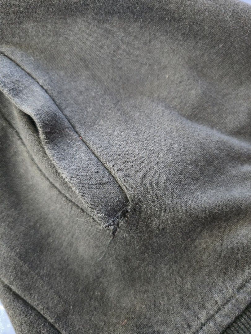 Adidas Track Jacket with 3 Stripes (Category: Coats, Jackets and Outerwear) located in Muntinlupa City. Submitted by elishagauani (Listing ID 1449650364, Image 3). Description: W21 L24.5 Can fit up to Medium Color rate: 7.5/10 Flaw: Need stitch pocket — all are sized with medida in inches please check in medida for accurate sizing REMINDERS: — strictly no cancellation of orders — no return/exchange — all items are sanitized — these are thrifted/u