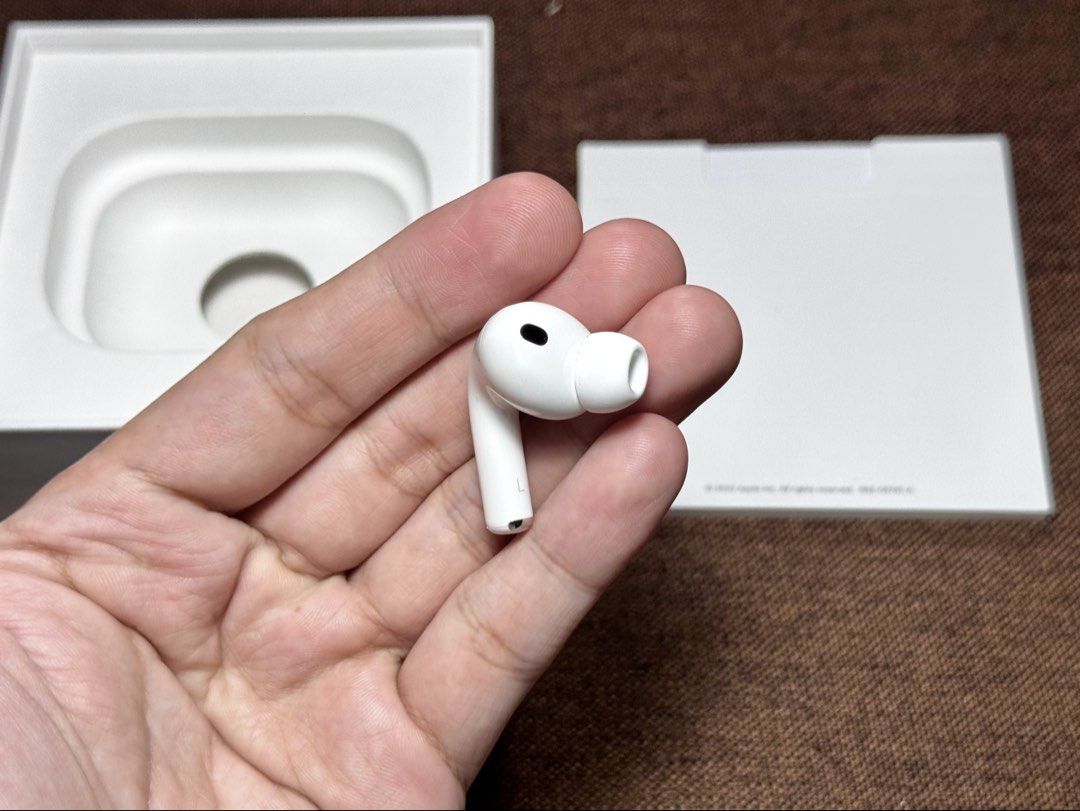 Airpods PRO 3 LEFT POD ONLY (Category: Earphones) located in Manila. Submitted by prelovedbyporttt (Listing ID 1449714818, Image 1). Description: Airpods PRO 3 LEFT POD ONLY 🔗PERSONAL WARRANTY: 1 MONTH (Valid as long as the item hasn’t been dropped or exposed to water) • 100% No hidden defects • 100% Battery health is in great condition • 100% Fully functional • 100% Original item (feel free to check my transaction post on my page for proof of a