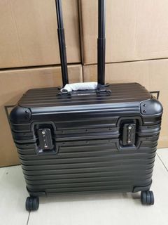 (Category: ) located in . Submitted by cheriesluggages (Listing ID 1449597134, Image 1). Description: .