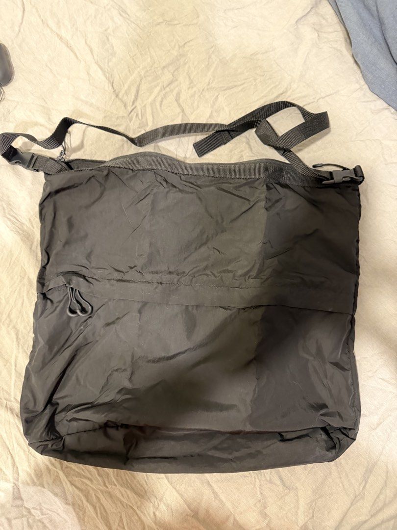 由 oftenchen (刊登 ID 1449702816，圖片 3) 提交，位於 台北市 (Taipei) 的 APC/MUJI/NB包款 (類別：肩背、側背包)，說明：每款價位不同請私訊詢問。