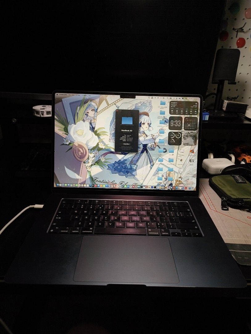 Apple MacBook Air M2 15-inch, 16GB RAM