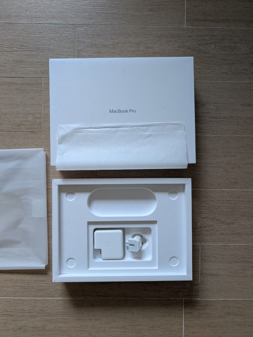 Apple MacBook Pro 13-inch M1509852935909560327