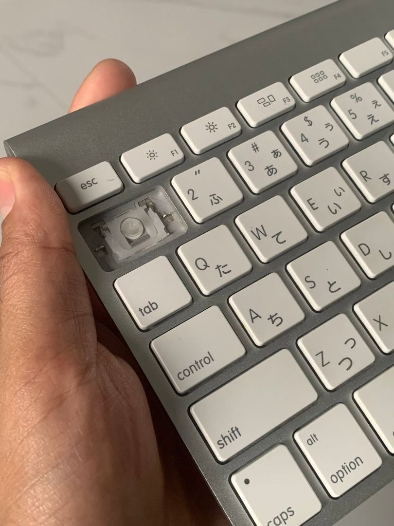 Apple Magic Keyboard A1314 Japanese Layout (Category: Computer Keyboard) located in Caloocan City. Submitted by kandmshop (Listing ID 1449628179, Image 1). Description: Apple Magic Keyboard A1314 (Japanese layout). Silver/white, wireless. Works great, green indicator light. Perfect for Mac..