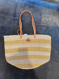 (Category: ) located in . Submitted by sophiaaaa_shop (Listing ID 1449590497, Image 1). Description: .