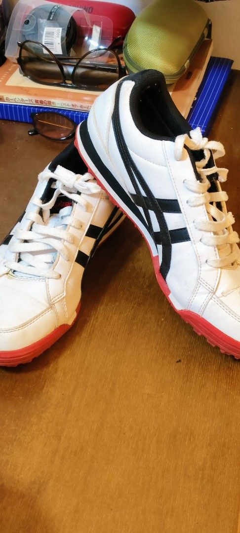 ASICS White Black Red Onitsuka Tiger Sneakers (Category: Sneakers) located in Bulacan. Submitted by babz30261 (Listing ID 1449554867, Image 3). Description: - White ASICS Onitsuka Tiger sneakers - Black stripes and red soles - Classic lace-up closure - Suitable for casual wear or light training GOLF shoes.