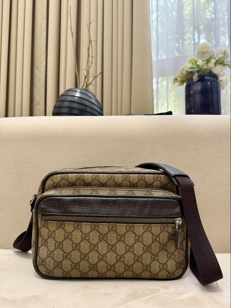 Authentic Gucci Double Zip GG Supreme Camera Bag (Category: Luxury Bags & Wallets) located in Manila. Submitted by maria_2326 (Listing ID 1449688430, Image 1). Description: Gucci Double Zip GG Supreme Camera Bag/Crossbody Bag Guarantee Authentic No inclusions Please see last photo for flaw No lowballing 👎🏻 Location: Manila/QC.
