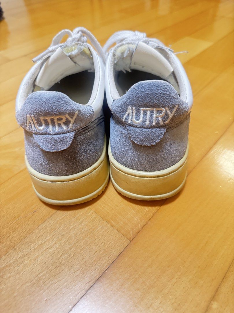 Autry （分類：波鞋）位於 Hong Kong。 由 codysss 提交（商品編號 1449688513，圖片 3）。簡介： Size 39 100% real, 90% new。