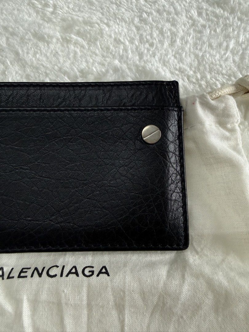 Balenciaga Black Leather Card Holder (Category: Luxury Bags & Wallets) located in Cavite. Submitted by gabrielmontalban (Listing ID 1449633439, Image 2). Description: - Authentic Balenciaga card holder - Color: Black - Material: Leather - Features multiple card slots - Comes with original dust bag - Includes authenticity card - Minimalist and perfect for everyday use.