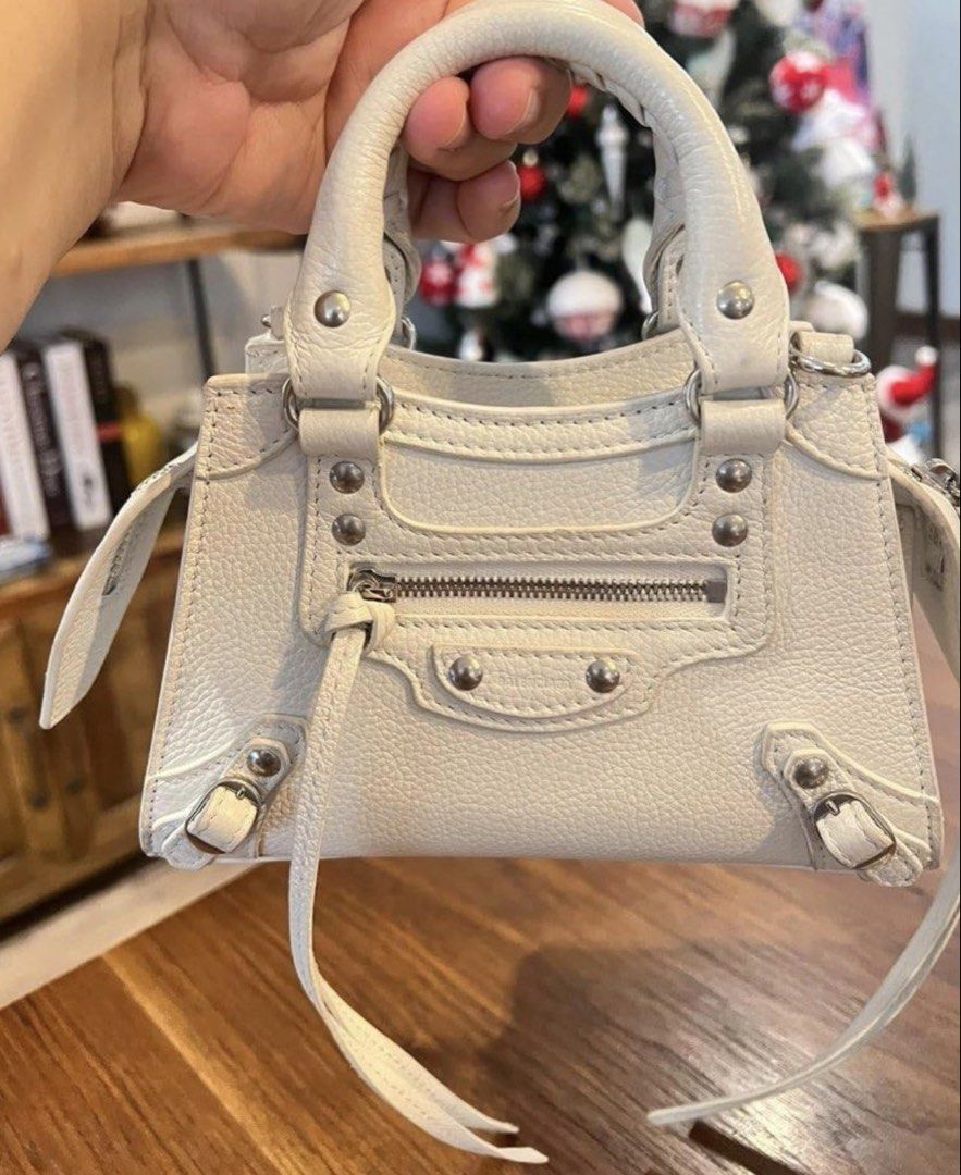 Balenciaga neocity nano LIKENEW (Category: Luxury Bags & Wallets) located in Santa Ana. Submitted by astonandariana (Listing ID 1449581821, Image 1). Description: .