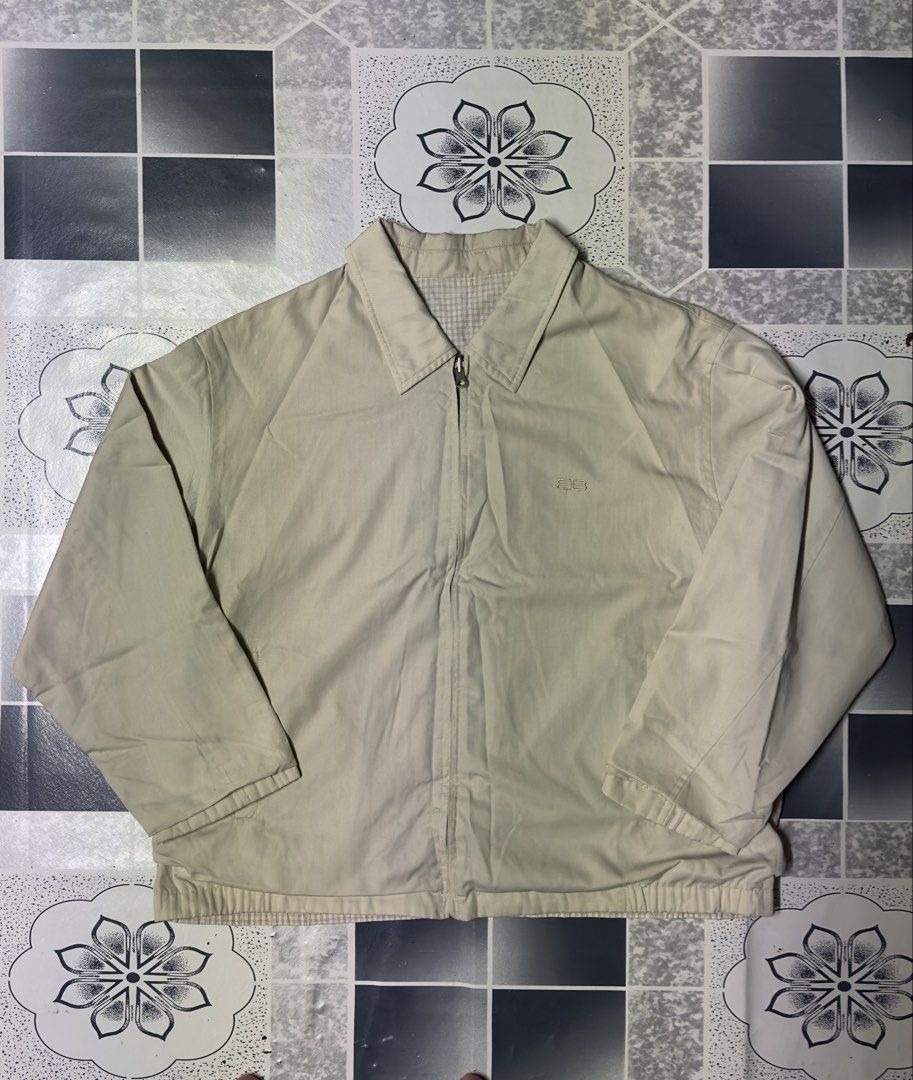Balenciaga reversible jacket (Category: Coats, Jackets and Outerwear) located in Tuaran. Submitted by thrifty_item (Listing ID 1449683706, Image 1). Description: Balenciaga reversible harrington jacket CONDITION : 8.7/10 SIZE : BOLEH RJK GMBR MADE : ( ? ) ITEM : PRELOVED ( 🚨 ) - Rujuk gmbr NO. 3 bahagian yg di bulat ada kesan pudar. -Rujuk gmbr akhir, ada kesan stain sikit dekat legan dan ada kesan distressed sikit. PENGHANTARAN : J&T DFOD📮 NEG