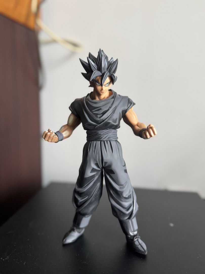 Dragon Ball Z The Son Goku Chocoolate Figure (Category: Toys & Games) located in Petaling Jaya. Submitted by jd888t (Listing ID 1449617325, Image 3). Description: - Banpresto Dragon Ball Z Son Goku Figure - Chocoolate let’s just keep everything simple and neat - Includes Original Box - Box shows some signs of wear - Ideal addition for any Dragon Ball fan's collection.