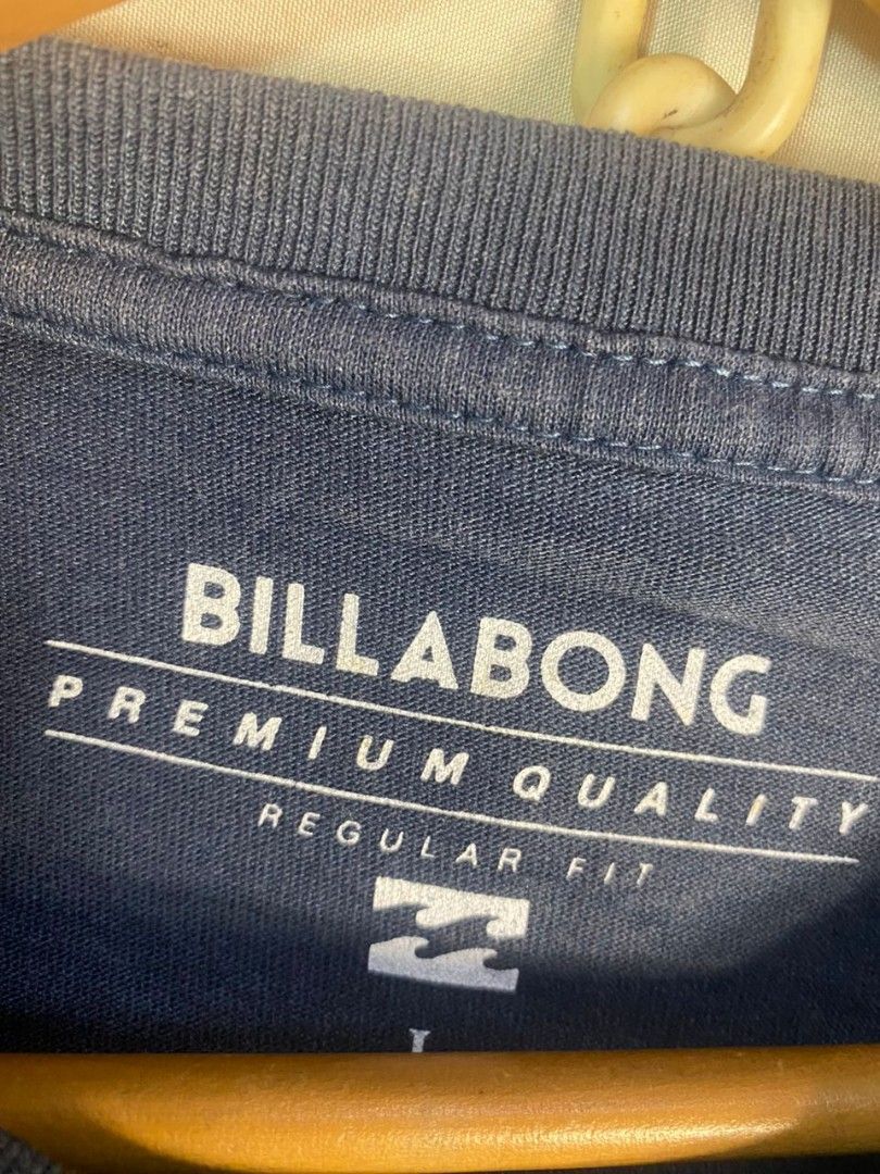 Billabong Tshirt (Category: Tshirts & Polo Shirts) located in Kuala Kerai. Submitted by arekim94 (Listing ID 1449544227, Image 3). Description: pit 20 labuh 27.5 m fit to L good condition dfod.