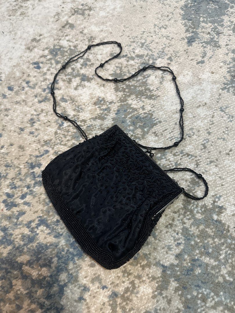 Black beaded bag (Category: Clutches) located in Manila. Submitted by cvntlab (Listing ID 1449672242, Image 2). Description: beaded floral bag actual photo posted no issue .