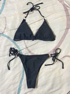 (Category: ) located in . Submitted by thriftby.elle (Listing ID 1449640830, Image 1). Description: .