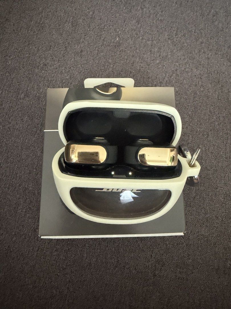 Bose Ultra Open Earbuds with Case (Category: Earphones) located in Pasig City. Submitted by .gabby (Listing ID 1449629760, Image 3). Description: - Bose Ultra Open Earbuds (Black with gold accents) - complete with box - barely used (used for a month) - rfs: i prefer my apple airpods - bought: February 2026 at bose podium.