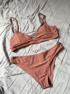 (Category: ) located in . Submitted by closetdropph (Listing ID 1449634624, Image 1). Description: .