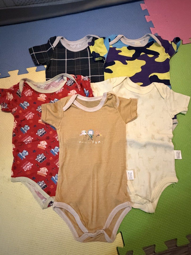 Bundle of 5 Baby Bodysuits - Various Prints (Category: Babies & Kids Fashion) located in Carmona. Submitted by reyamee (Listing ID 1449734765, Image 2). Description: - Bundle of 5 short 9-12months on tag goods condition for take all .