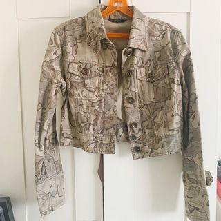 (Category: ) located in . Submitted by shopsundayx (Listing ID 1449567570, Image 1). Description: .