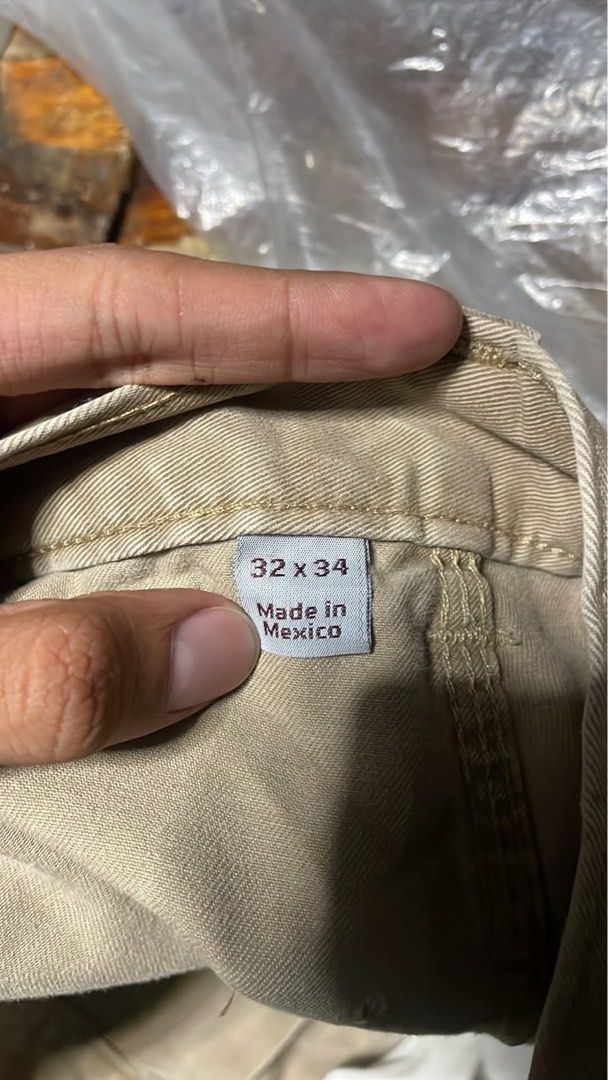 Carhartt Beige Carpenter Pants B324 (Category: Jeans) located in Manila. Submitted by wardrobecity (Listing ID 1449550309, Image 2). Description: Carhartt Beige Carpenter Pants B324 Size-32(32x34) Authentic Dm us to purchase We ship nationwide🌐.