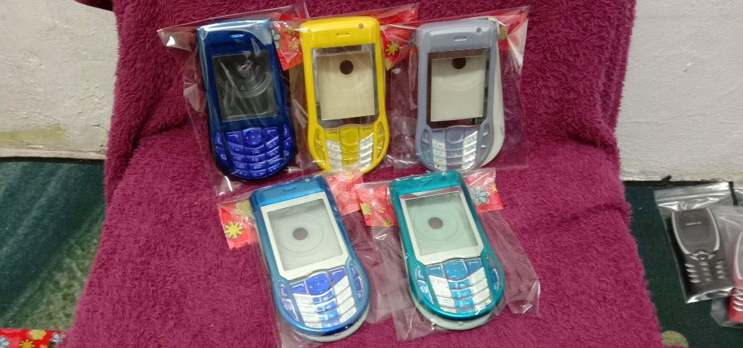 Casing Housing Nokia 6630 (Category: Cases & Covers) located in Batu Pahat. Submitted by azmscollections (Listing ID 1449665536, Image 1). Description: Nos (New Old Stock) item Housing depan belakang + keypad Untuk Warna boleh pm bergantung pada stok Harga untuk 1 pcs Harga tak termasuk pos.