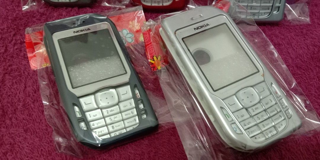 Casing Housing Nokia 6670 (Category: Cases & Covers) located in Batu Pahat. Submitted by azmscollections (Listing ID 1449667871, Image 3). Description: Nos (New Old Stock) item Design Macam Original Housing depan belakang + keypad Untuk Warna boleh pm bergantung pada stok Harga untuk 1 pcs Harga tak termasuk pos.