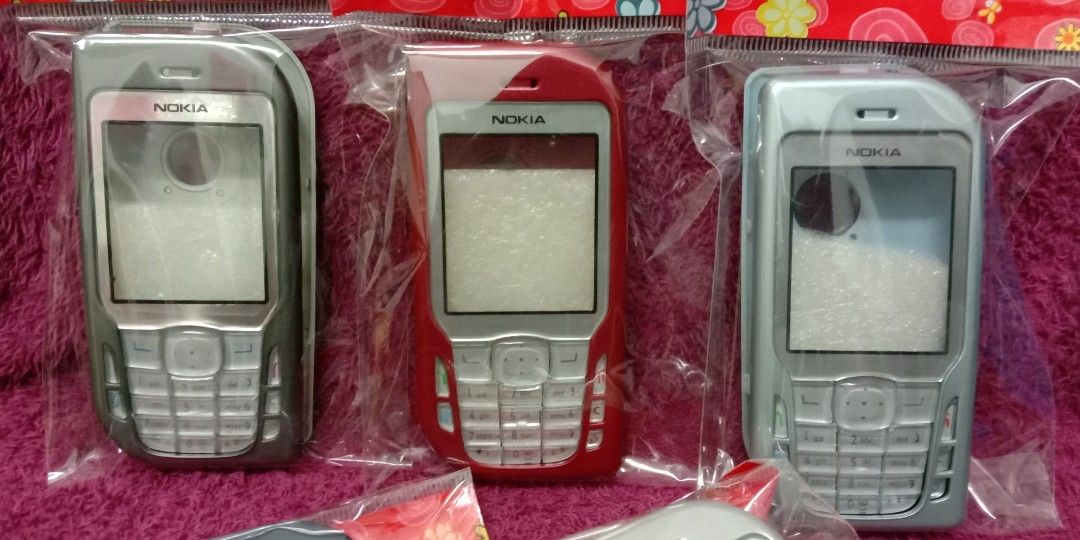 Casing Housing Nokia 6670 (Category: Cases & Covers) located in Batu Pahat. Submitted by azmscollections (Listing ID 1449667871, Image 2). Description: Nos (New Old Stock) item Design Macam Original Housing depan belakang + keypad Untuk Warna boleh pm bergantung pada stok Harga untuk 1 pcs Harga tak termasuk pos.