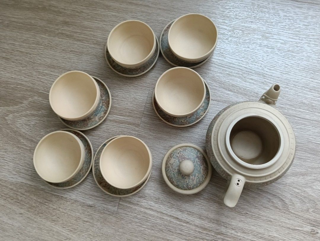 Ceramic Teapot and Cups Set with Saucers508973160700979201
