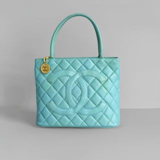 (Category: ) located in . Submitted by luxuryvintage (Listing ID 1449619717, Image 1). Description: .
