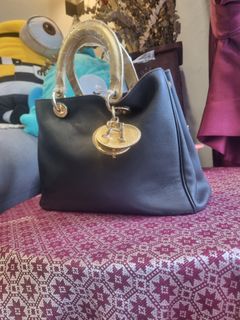 (Category: ) located in . Submitted by ezat_khan23 (Listing ID 1449623195, Image 1). Description: .