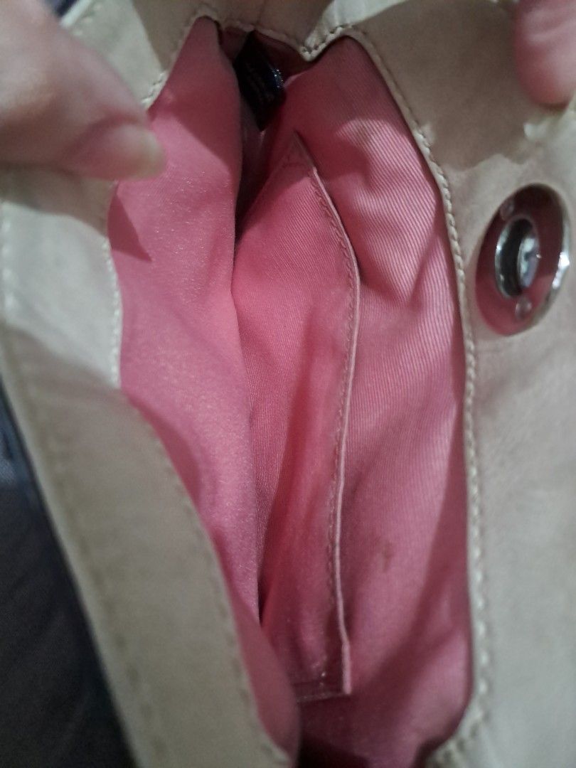 Original Coach Small Bag (Category: Luxury Bags & Wallets) located in Quezon City. Submitted by kate_168 (Listing ID 1449543349, Image 3). Description: Original From the US Personally-owned Only occasionally used MOP: Gcash Delivery: c/o buyer Location: Quezon City.