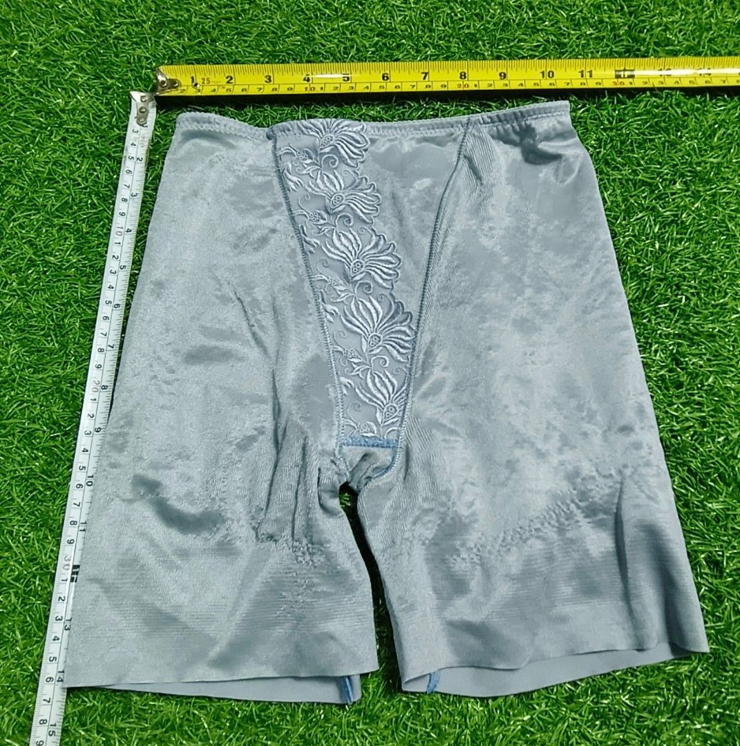 Code : 107 (Category: New Undergarments & Loungewear) located in Sungai Buloh. Submitted by Zirahh.BndleNightware (Listing ID 1449710082, Image 1). Description: 9/10.