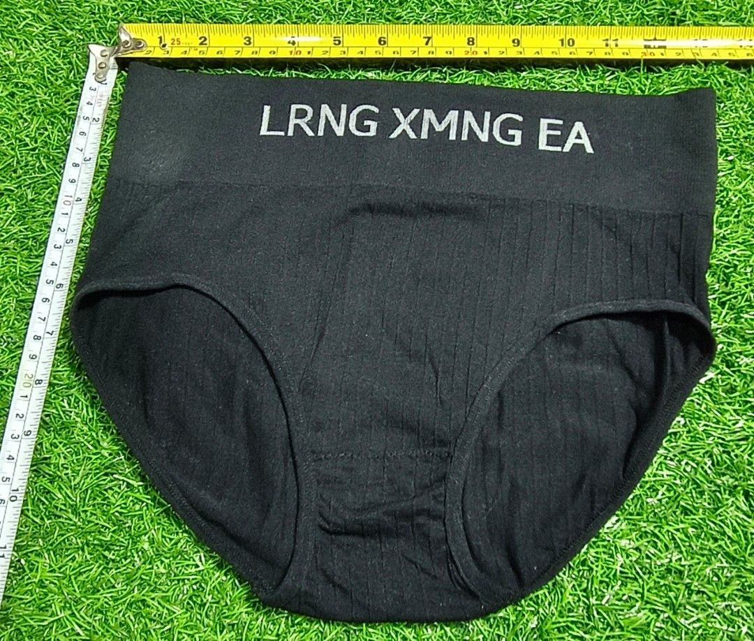 Code : 113 (Category: New Undergarments & Loungewear) located in Sungai Buloh. Submitted by Zirahh.BndleNightware (Listing ID 1449713534, Image 1). Description: 9/10.