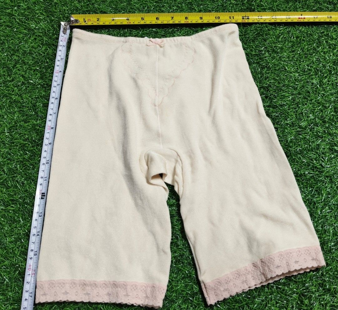 Code : 116 (Category: New Undergarments & Loungewear) located in Sungai Buloh. Submitted by Zirahh.BndleNightware (Listing ID 1449713941, Image 1). Description: 9/10.