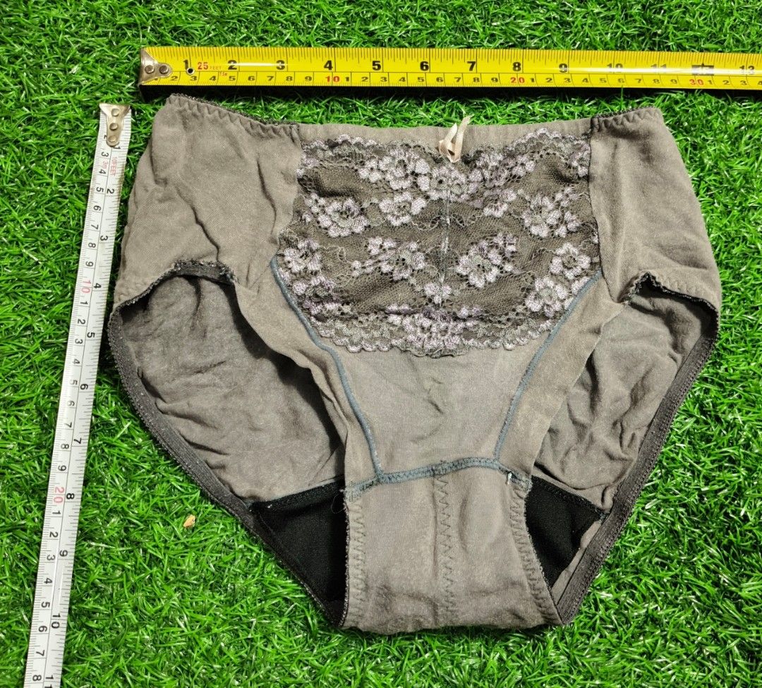 Code : 73 (Category: New Undergarments & Loungewear) located in Sungai Buloh. Submitted by Zirahh.BndleNightware (Listing ID 1449698765, Image 1). Description: 9/10.